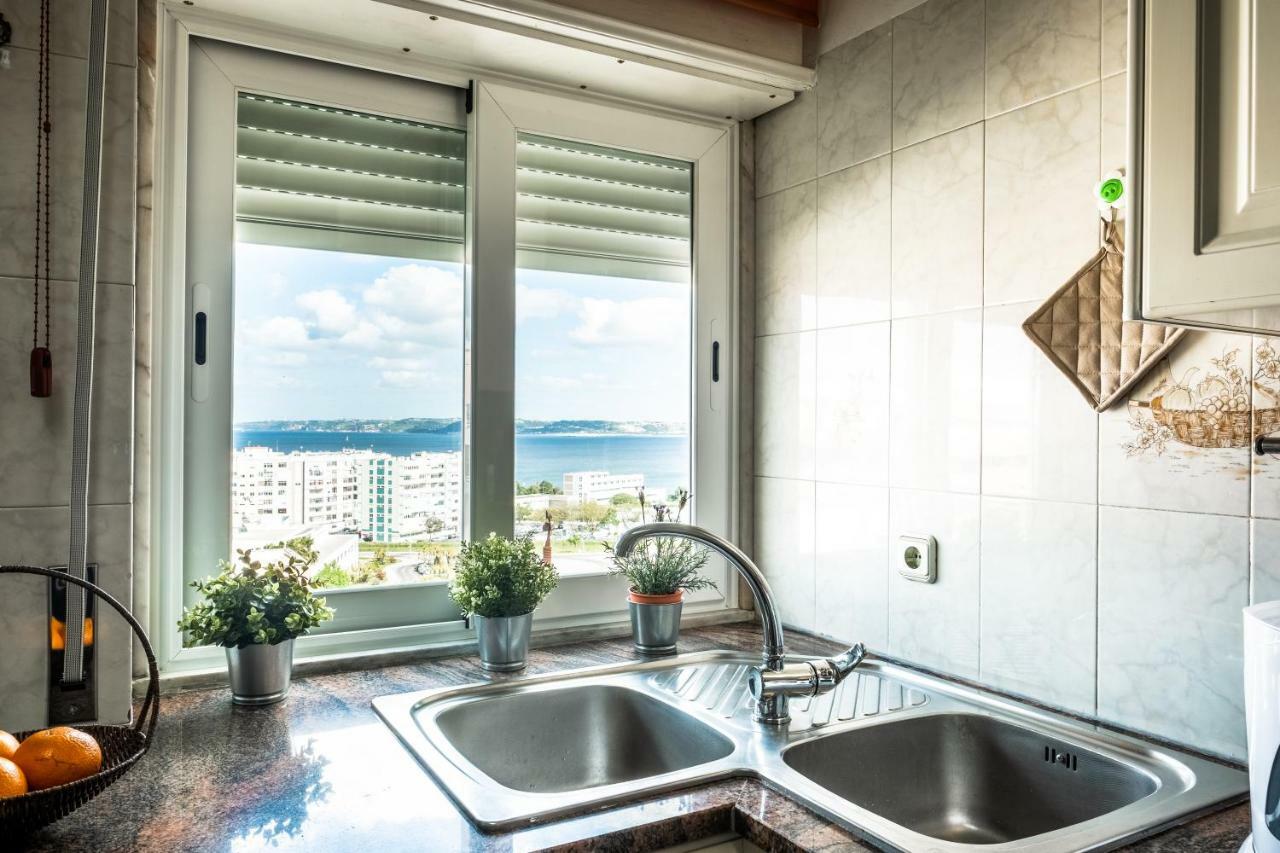 Window To The Sea Apartment Oeiras Exterior photo
